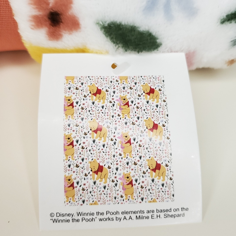 ๐ Winnie the Pooh ๐ฏ Throw Blanket ๐ซ - Picture 4 of 5